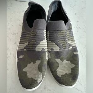 Blondo  Camouflage Slip-On Sneakers